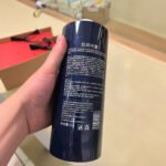 Парень с голубым ароматом, мыть голову, мыть лицо, мыть лицо, шампунь, мыть лицо, молоко, два, один, синий, купаться в лососе. — изображение 4